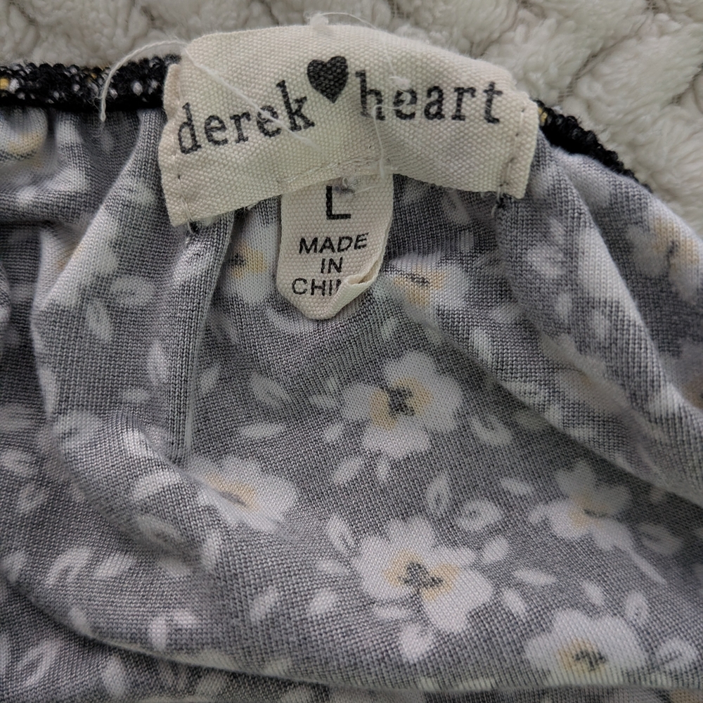 Derek Heart Black and Cream Floral Mini Dress - Picture 3 of 6
